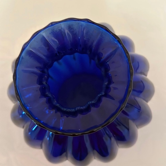 Pilgrim Glass Vase - Picture 5 of 12